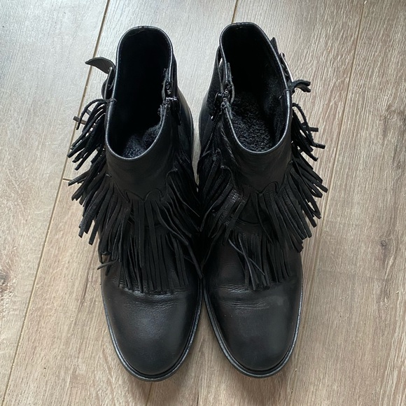 Black fringed leather booties - Picture 11 of 15